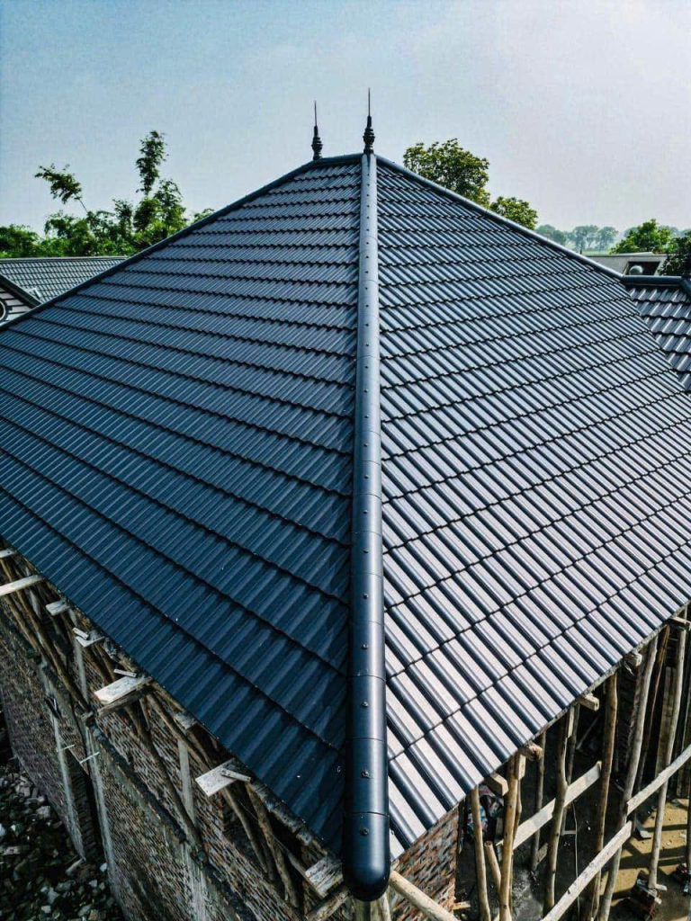 Mái tôn chóp nhọn góc cạnh sắc sảo