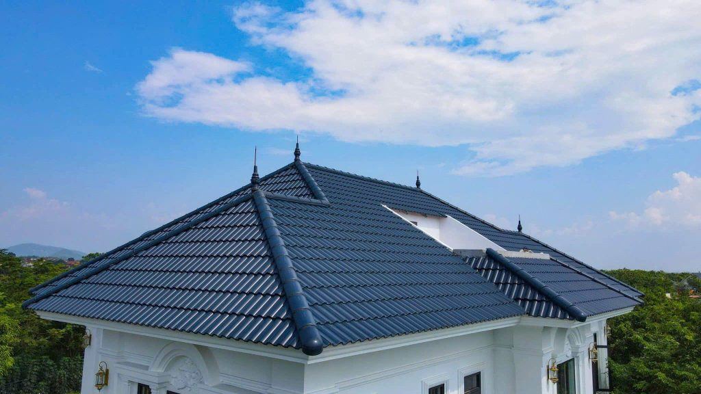 Mái tôn biệt thự view trên cao