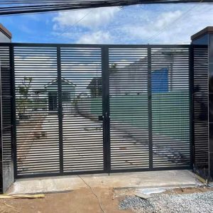 Cổng lùa sắt hộp nan ngang mạ kẽm sơn tĩnh điện