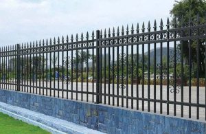 Hàng rào sắt chông nhọn chống trộm kiên cố