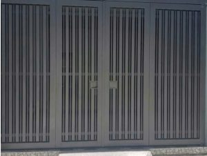 Cửa cổng sắt 4 cánh nan dọc xám ghi