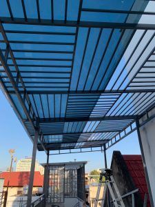 Thi công hoàn thiện mái lợp polycarbonate trong suốt lấy sáng khung sắt hộp tại TP.HCM - Cơ Khí An Tân Phát