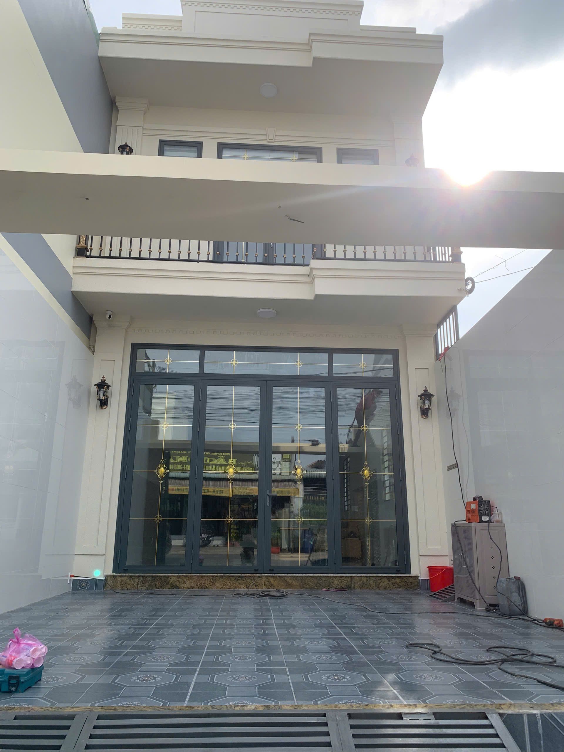 Mái che poly lấy sáng hoàn thiện sắc sảo tại khu đô thị TP. Thủ Đức